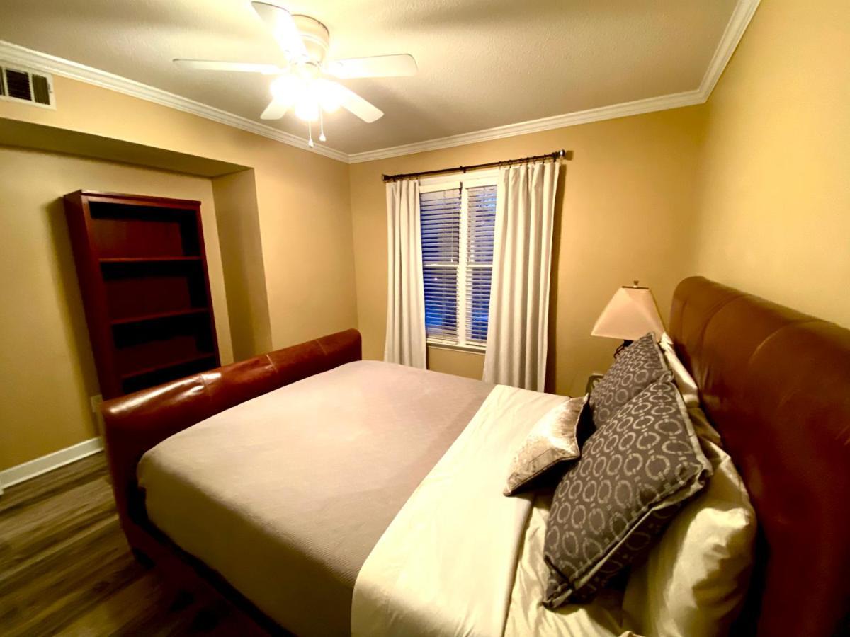 Trendy 2Bed 2 Bath Villa In The Village With King Bed ローリー エクステリア 写真